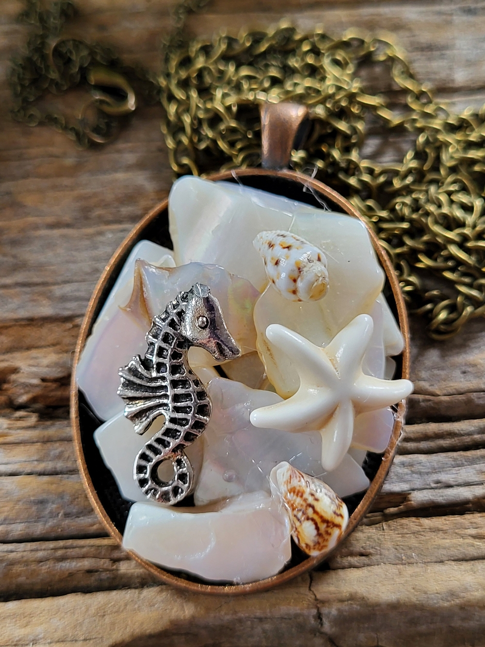 Seashell & Seahorse  Necklace - White Abalone With Seahorse